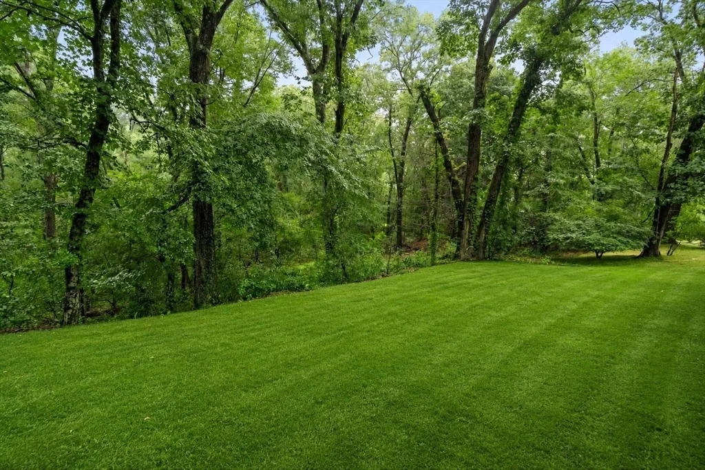 Photo of 21 Arrowhead Rd