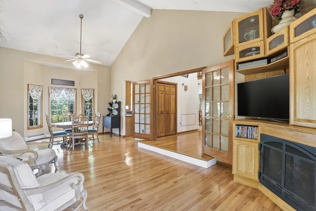 Photo of 25 Thomas Pl