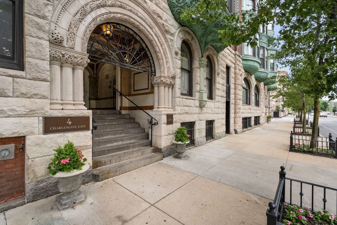 Photo of Unit 708 at 4 Charlesgate E