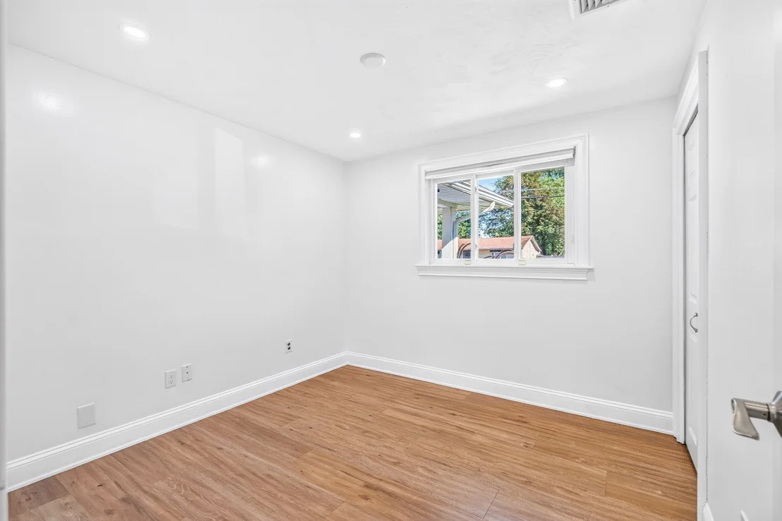 Photo of 15 Roger Rd