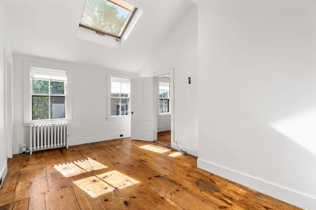 Photo of 486 Main St