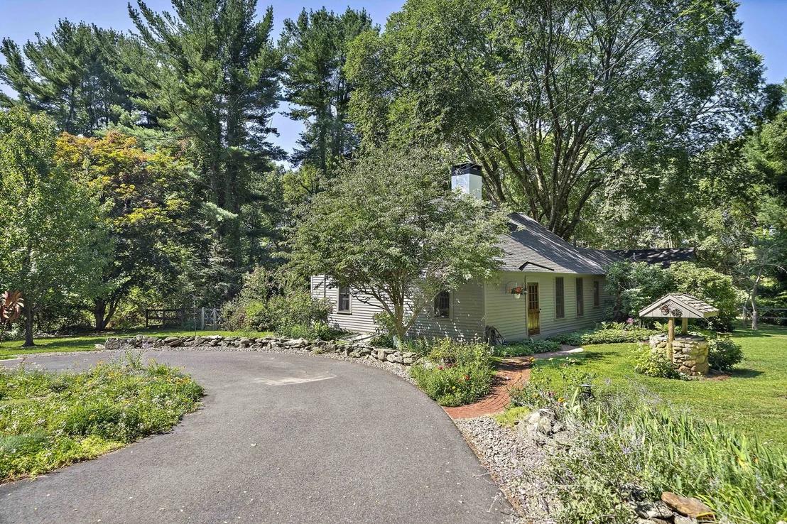 Photo of 128 Whitford Cir