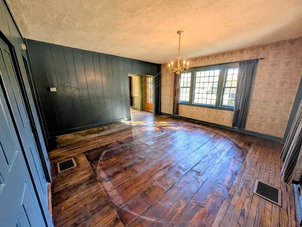 Photo of 216 Brookfield Rd