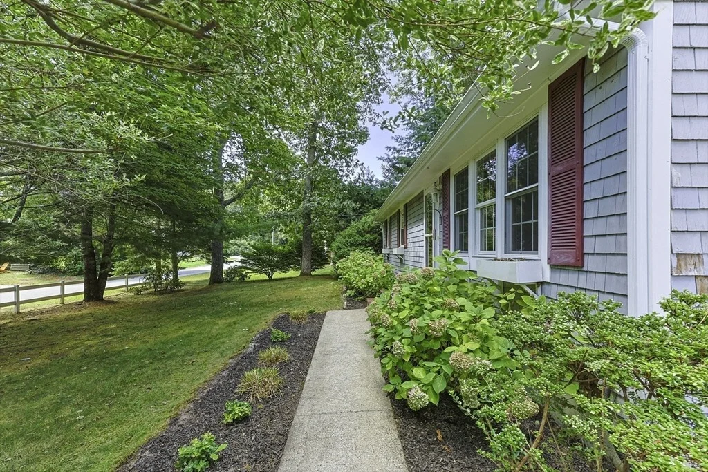 Photo of 5 Carl Gardner Rd