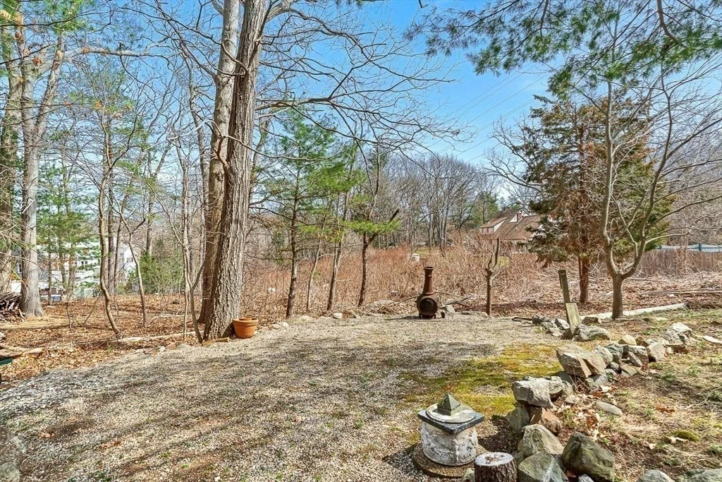 Photo of 2 Liberty Ln