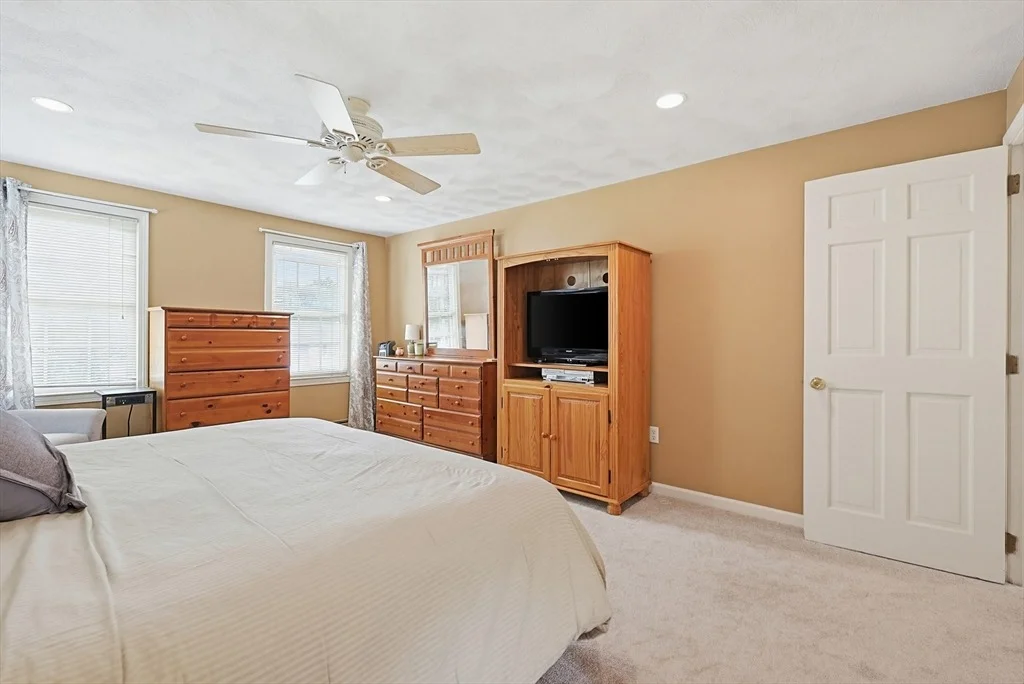 Photo of 37 Jillson Cir