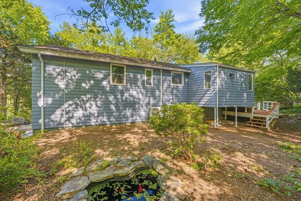 Photo of 7 Hillcrest Dr
