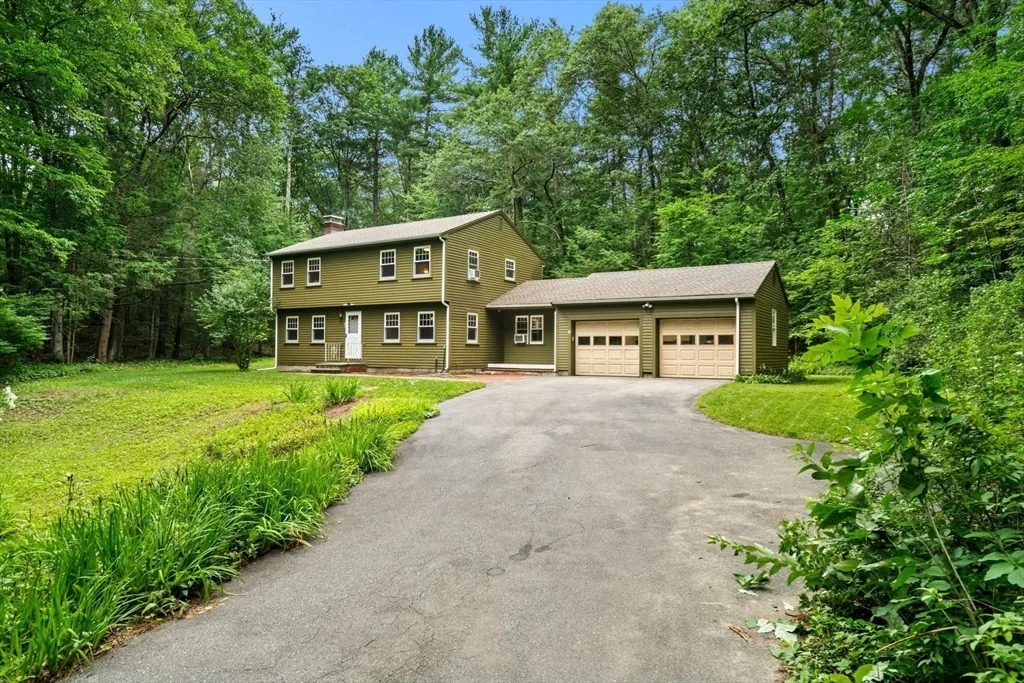 Photo of 83 Hemlock Park Dr