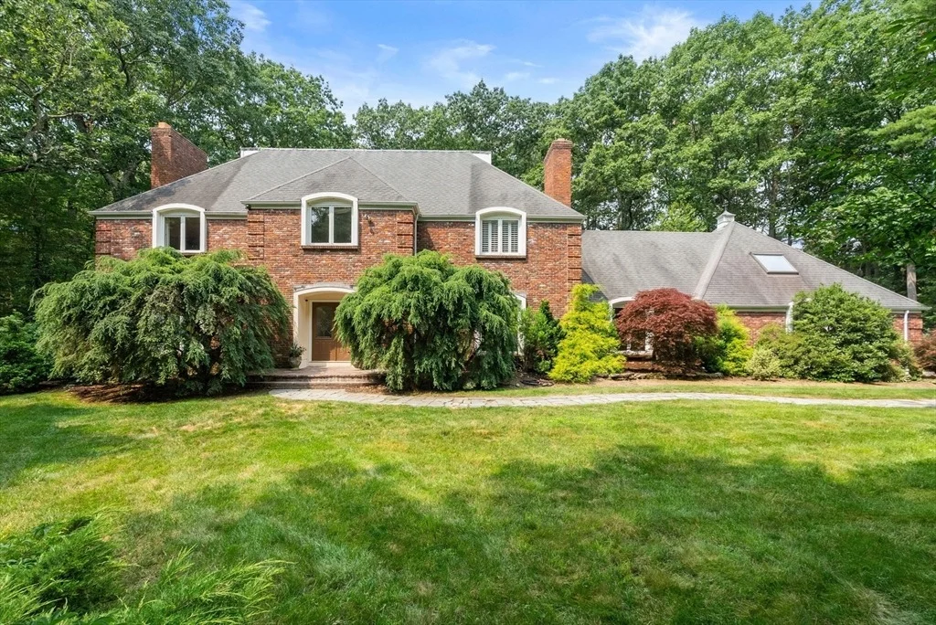Photo of 11 Fox Run Rd