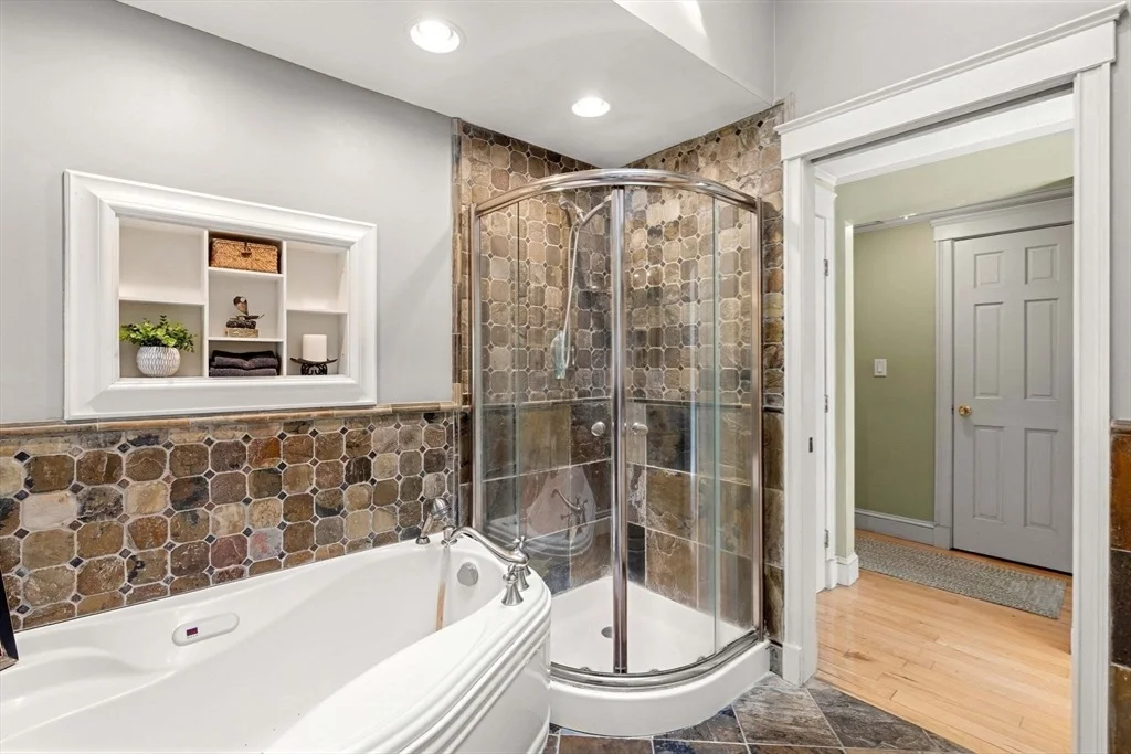 Photo of 81 Lowell Blvd