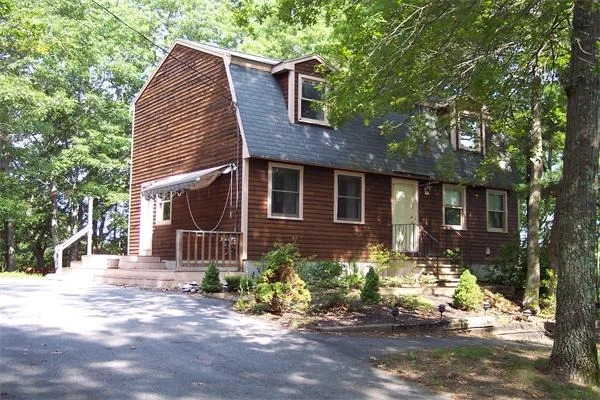 Photo of 570 Main St