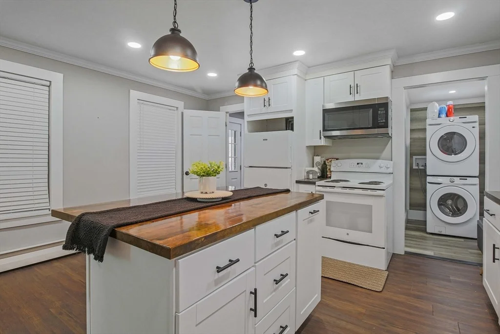 Photo of 576 Crescent St