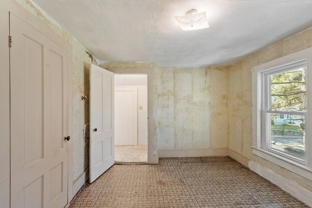 Photo of 33 West Meadow Road