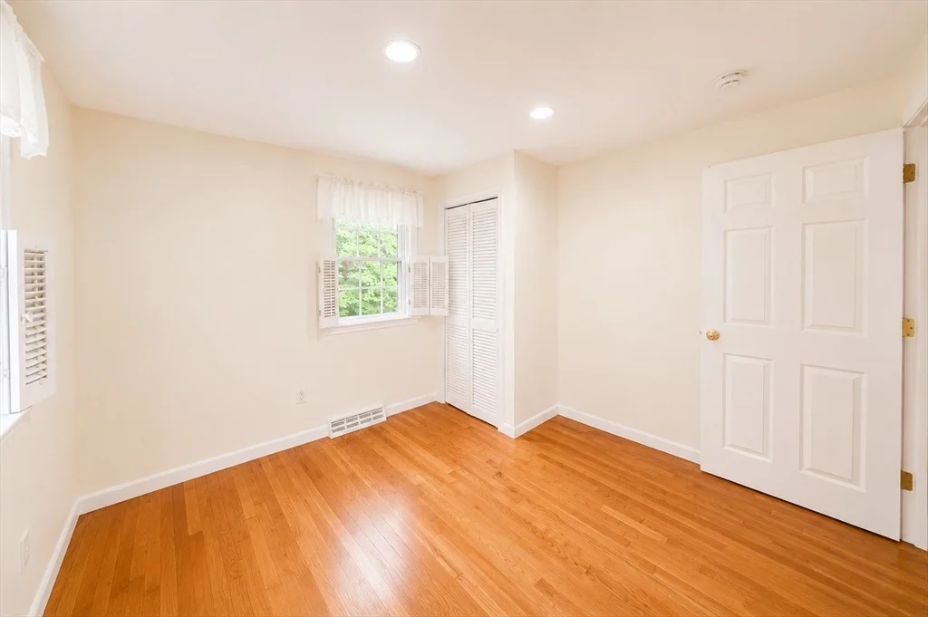 Photo of 33 Edgewood Rd