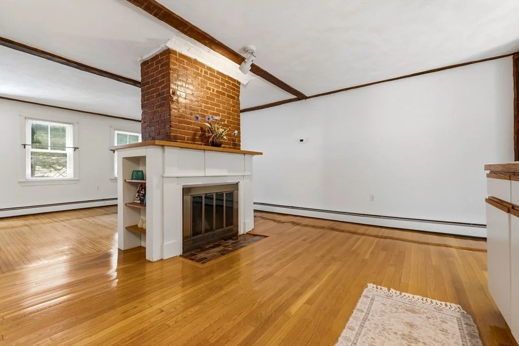 Photo of Unit 307 at 307 Maple Street