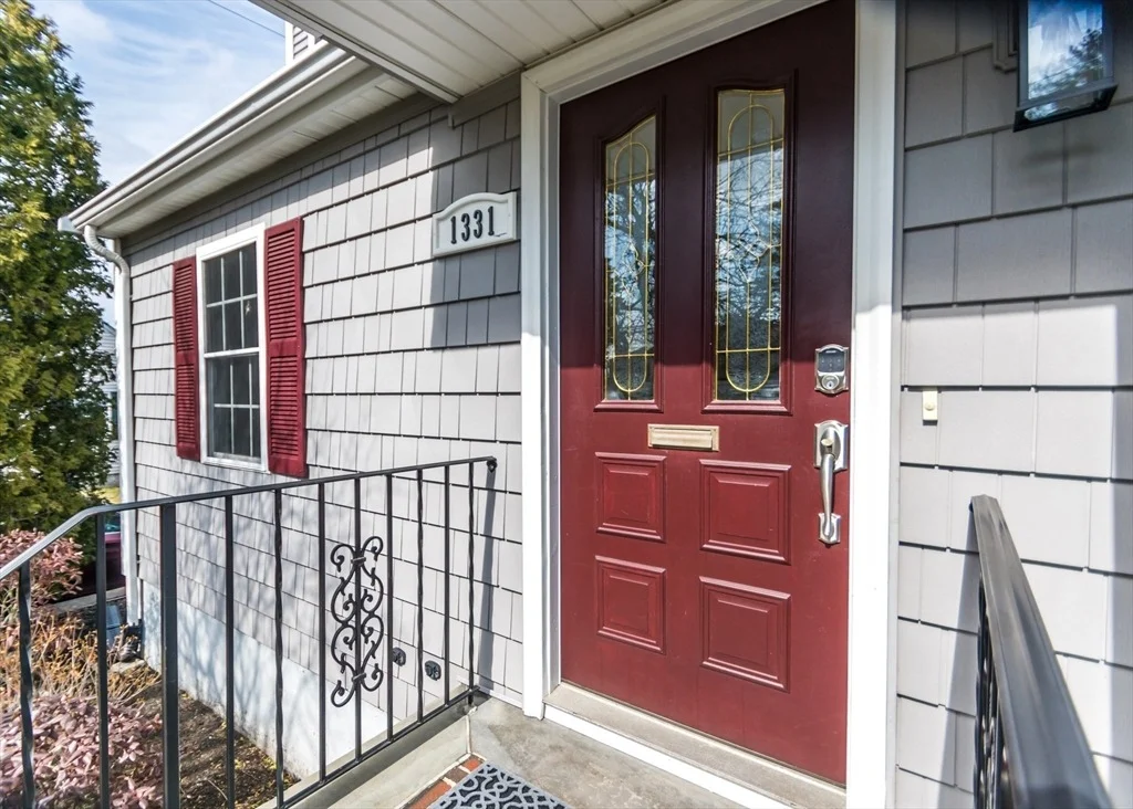Photo of 1331 Trapelo Road