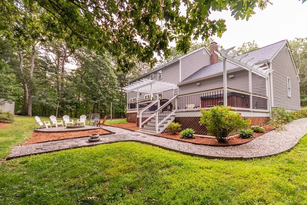 Photo of 620 Pleasant St