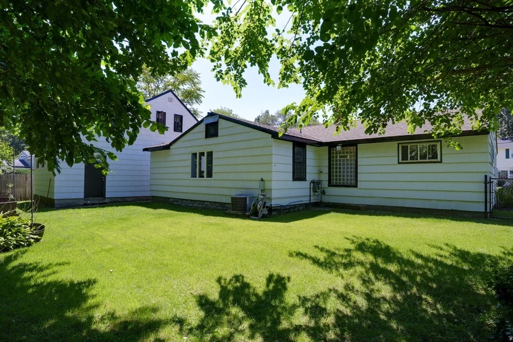 Photo of 20 Ledgewood Dr