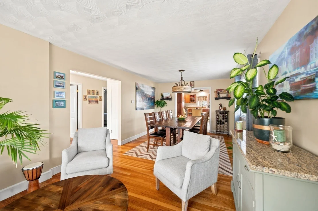 Photo of 81 Warfield Avenue