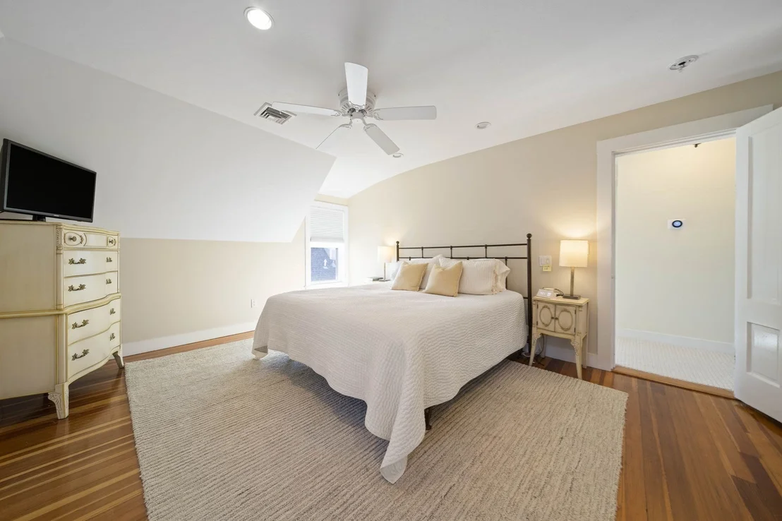 Photo of 117 Manomet Ave.
