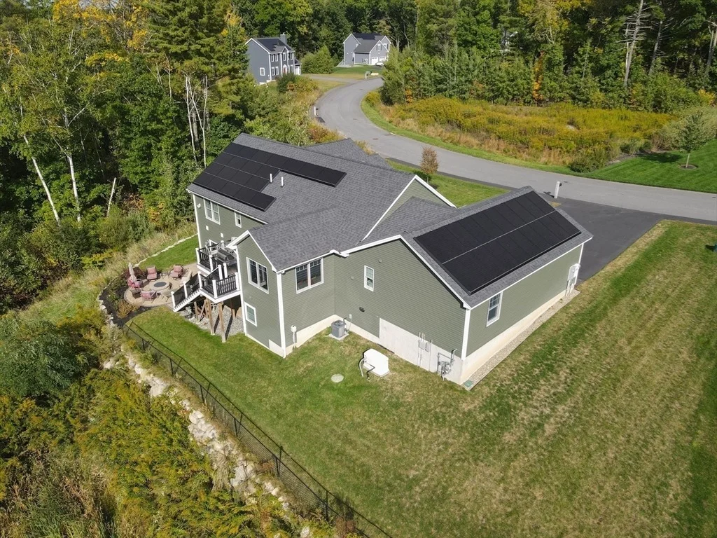 Photo of 237 Woodland Way