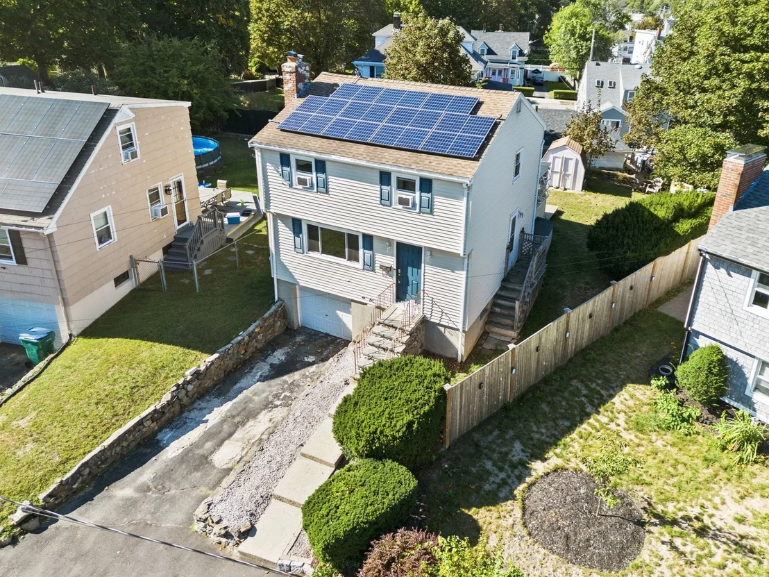Photo of 18 Thompson Ln
