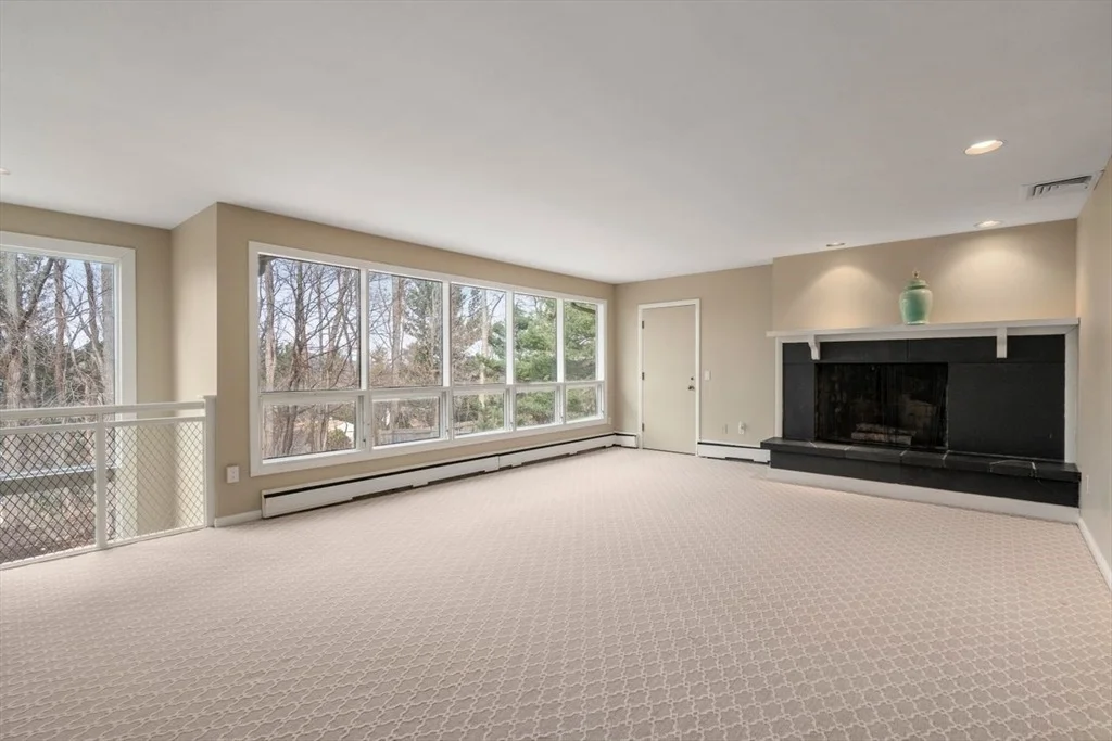 Photo of 95 Zenith Dr
