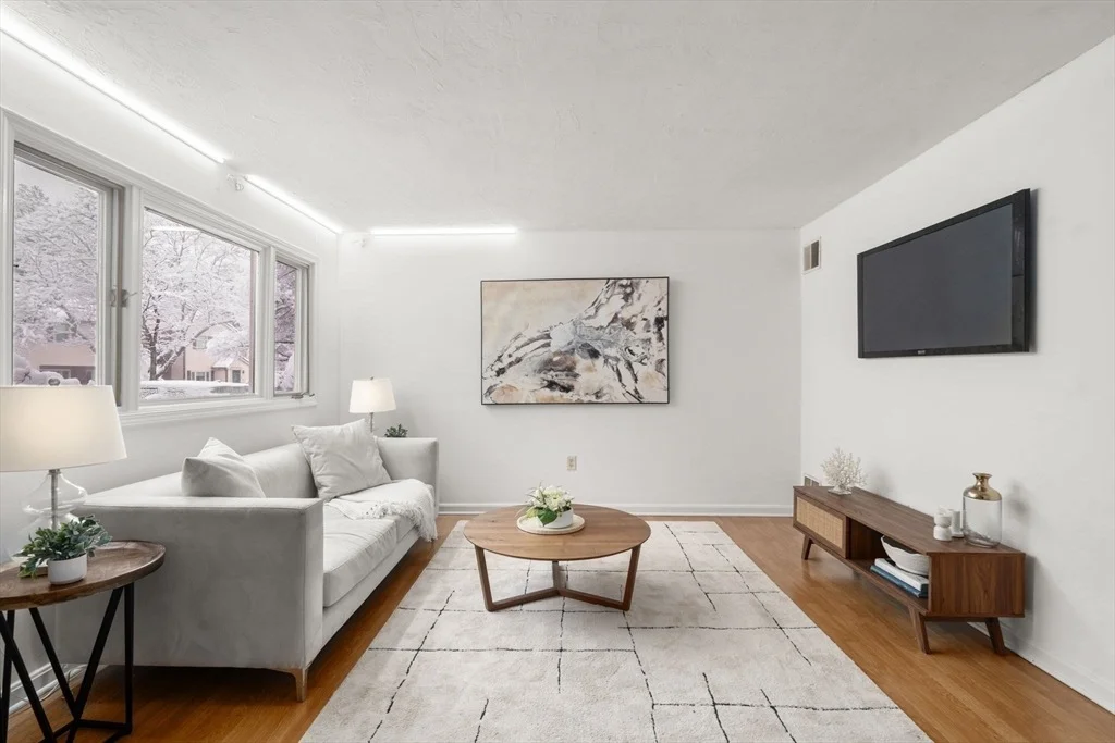 Photo of Unit 1 at 1 Beth Cir