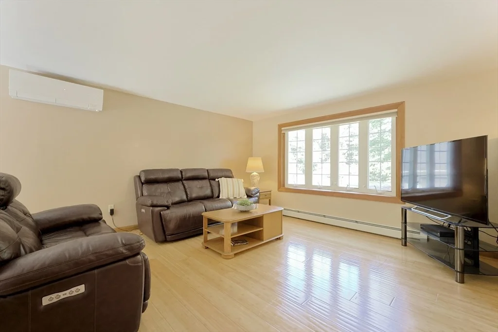 Photo of 11 Independence Dr