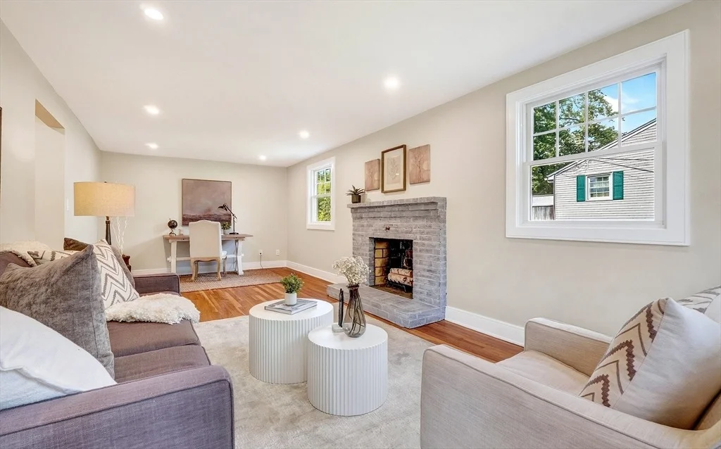 Photo of 28 Fieldstone Dr