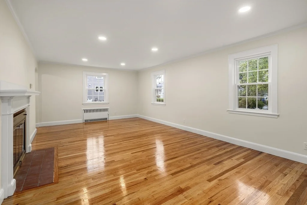 Photo of 6 Audubon Rd
