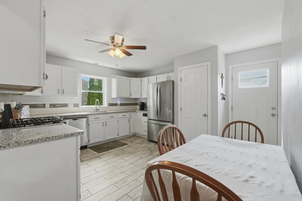 Photo of 134 Hathaway Commons Rd