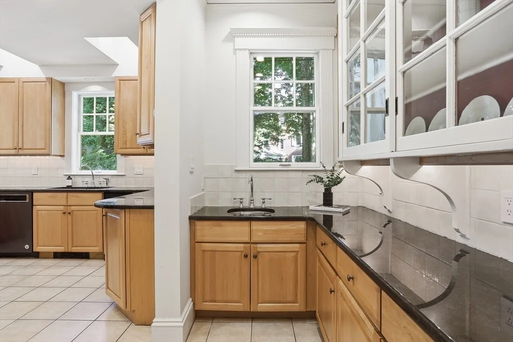 Photo of 6 Oakmount Circle