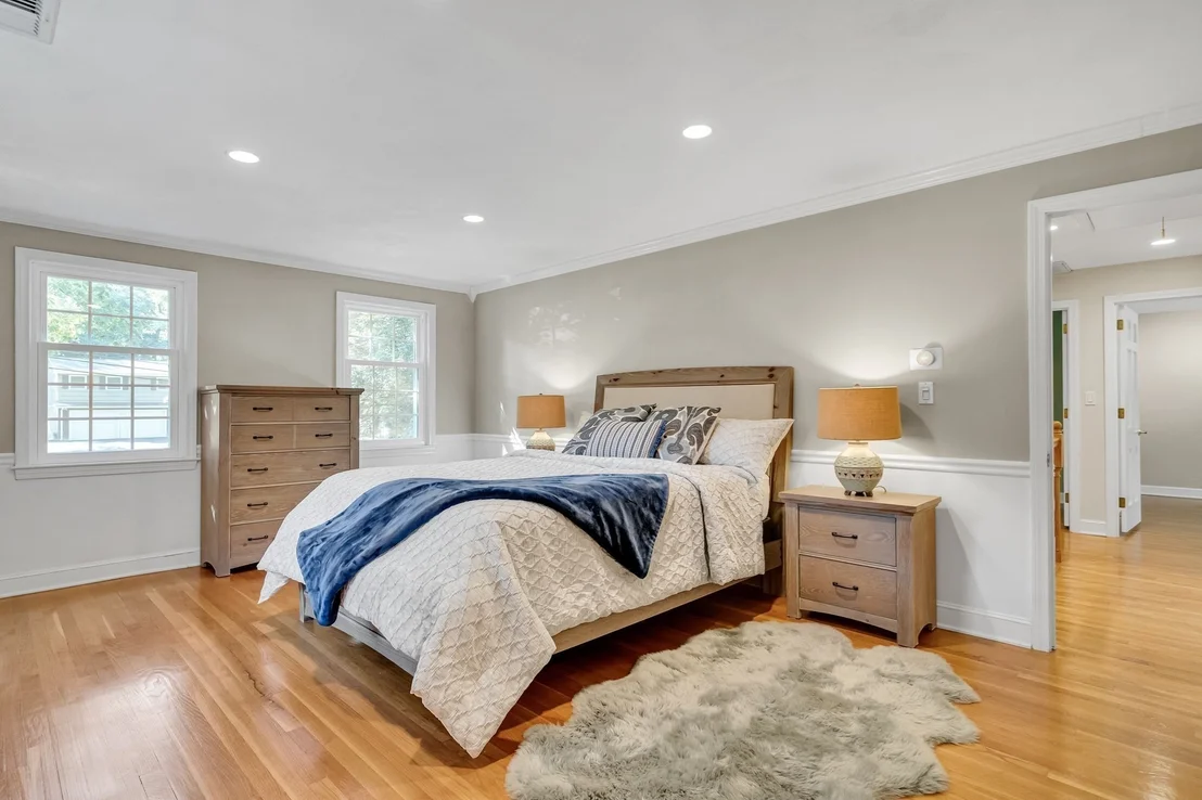 Photo of 8 Barry Dr