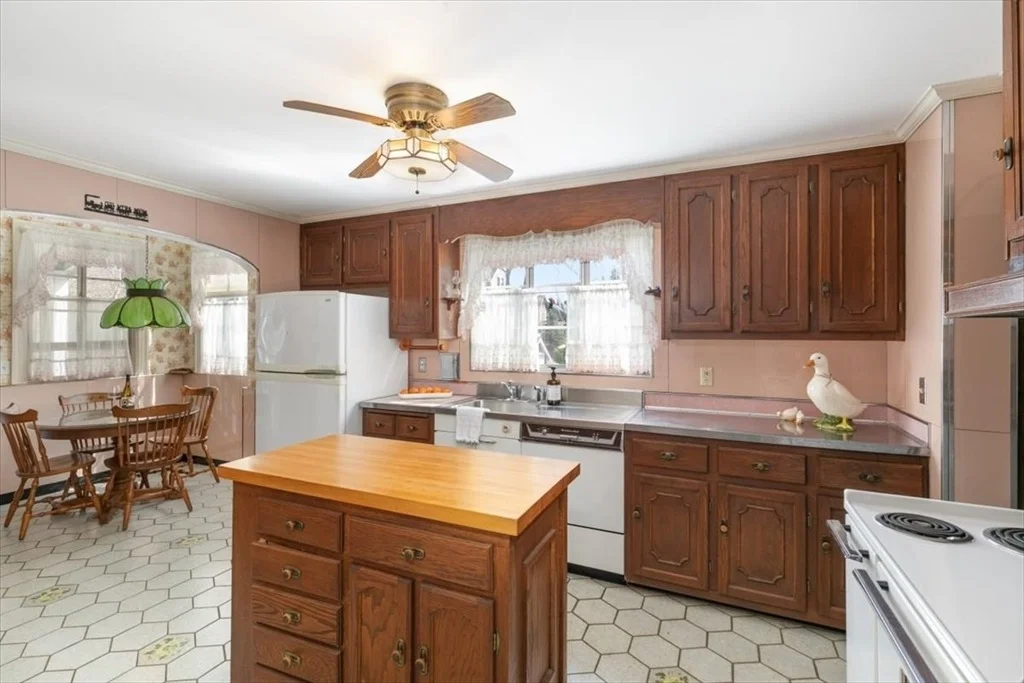 Photo of 6 Kimball Rd