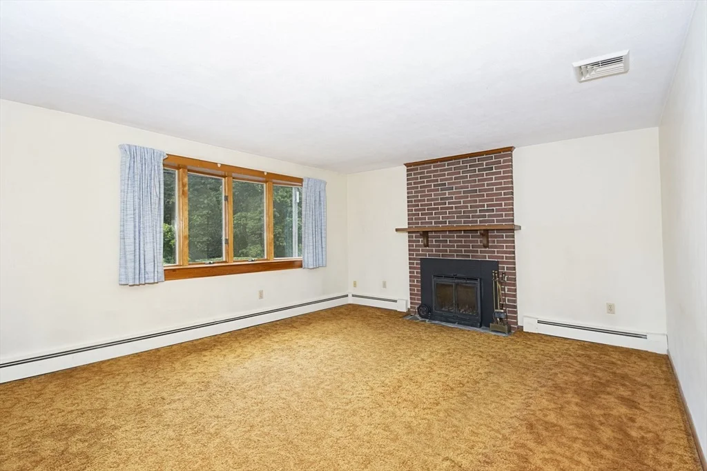Photo of 463 Farm Rd