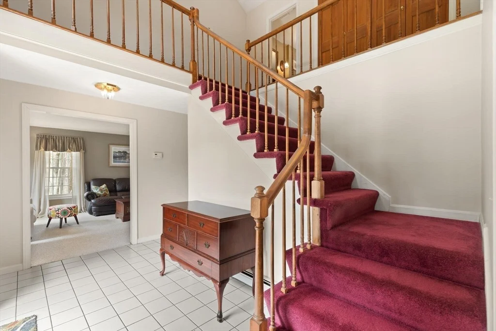 Photo of 35 Meadowbrook Dr