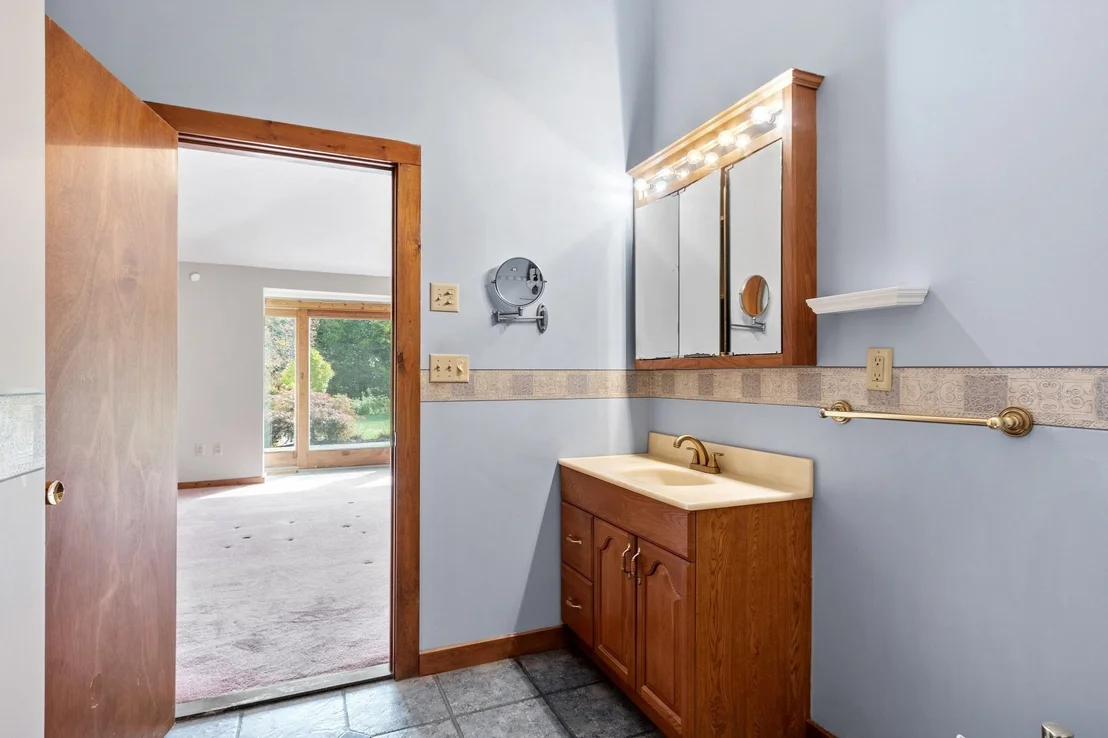 Photo of 137 Princeton Rd