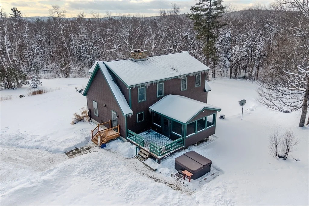 Photo of 593 Woodmere Rd
