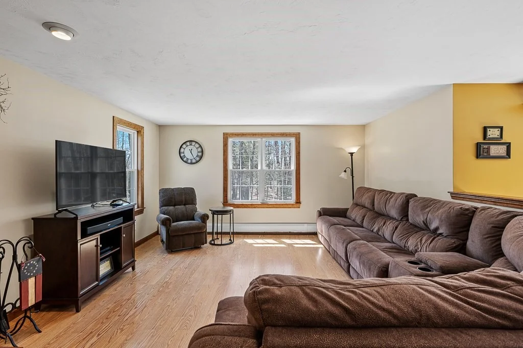 Photo of 7 Crestview Dr
