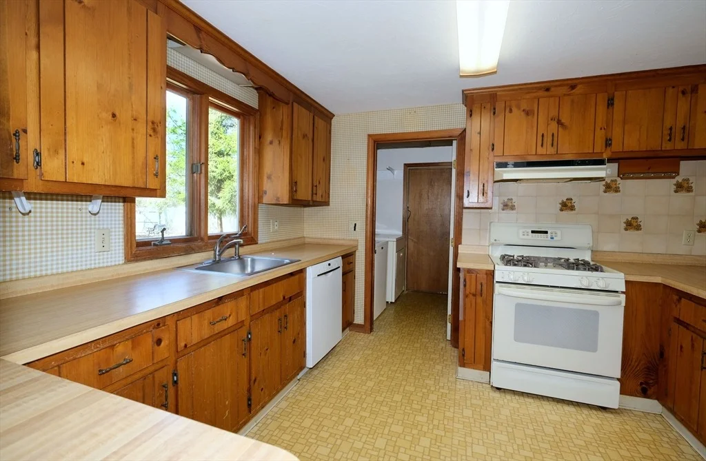 Photo of 79 Bernard Cir