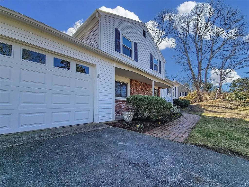 Photo of 11 Great Oak Rd