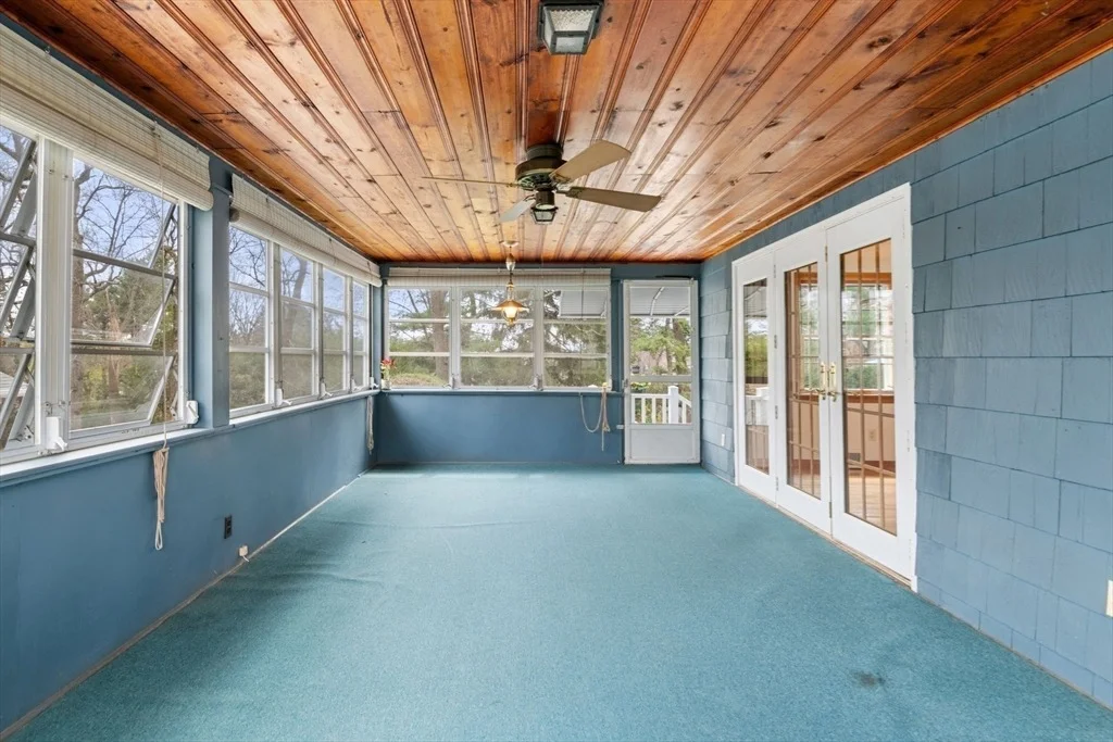 Photo of 20 Laurence Dr