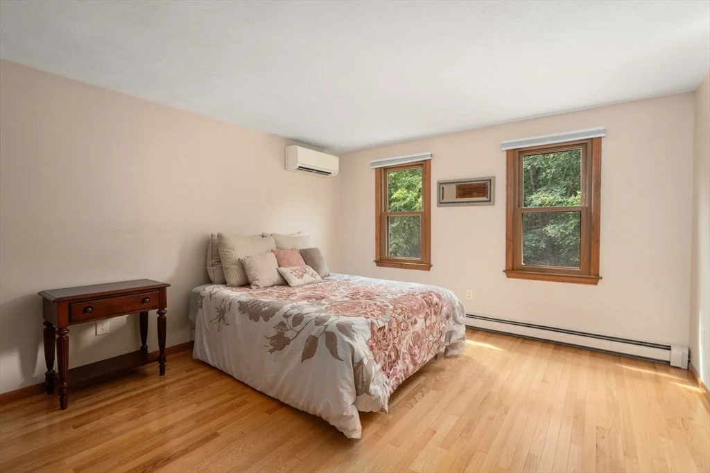 Photo of 6 Crockett Cir