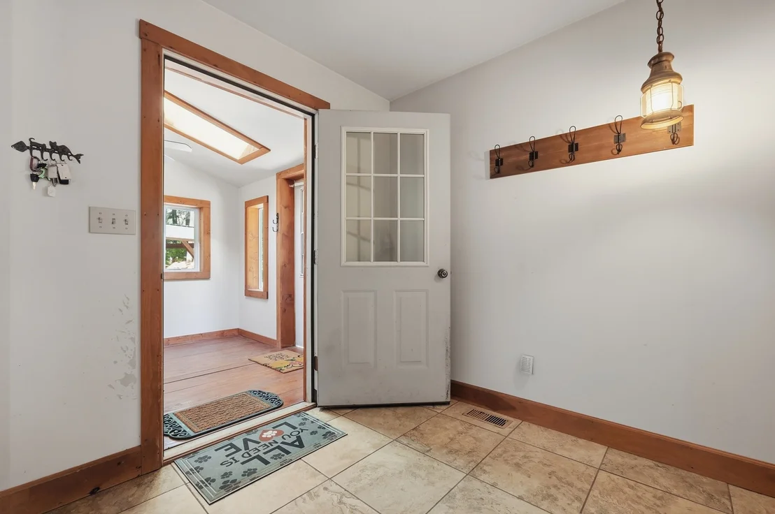 Photo of 488 White Rd