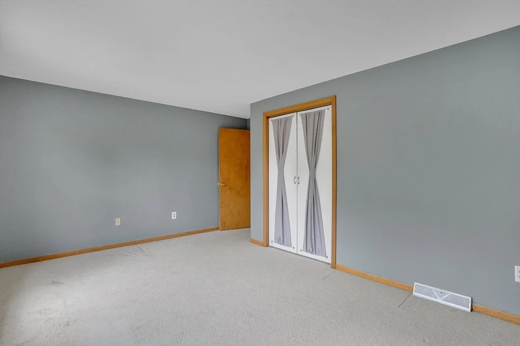Photo of 61 Caitlin Dr
