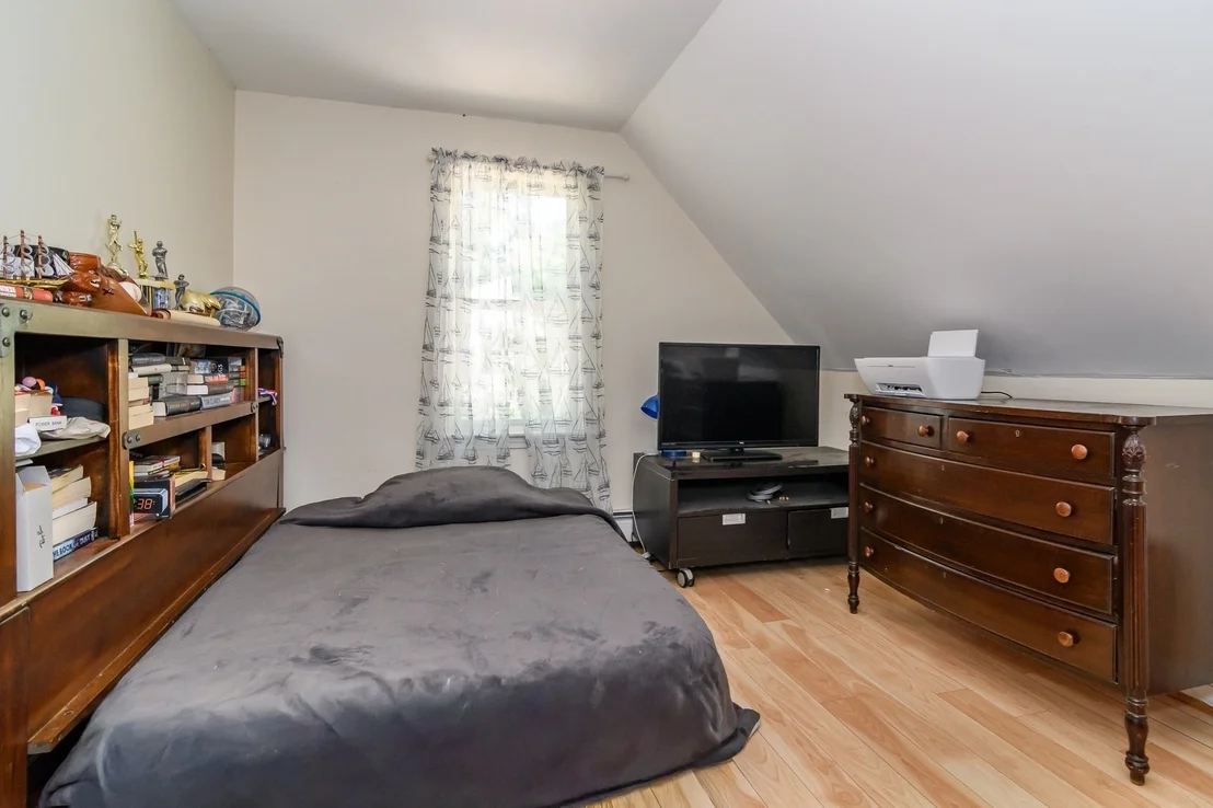 Photo of 191 James Cir