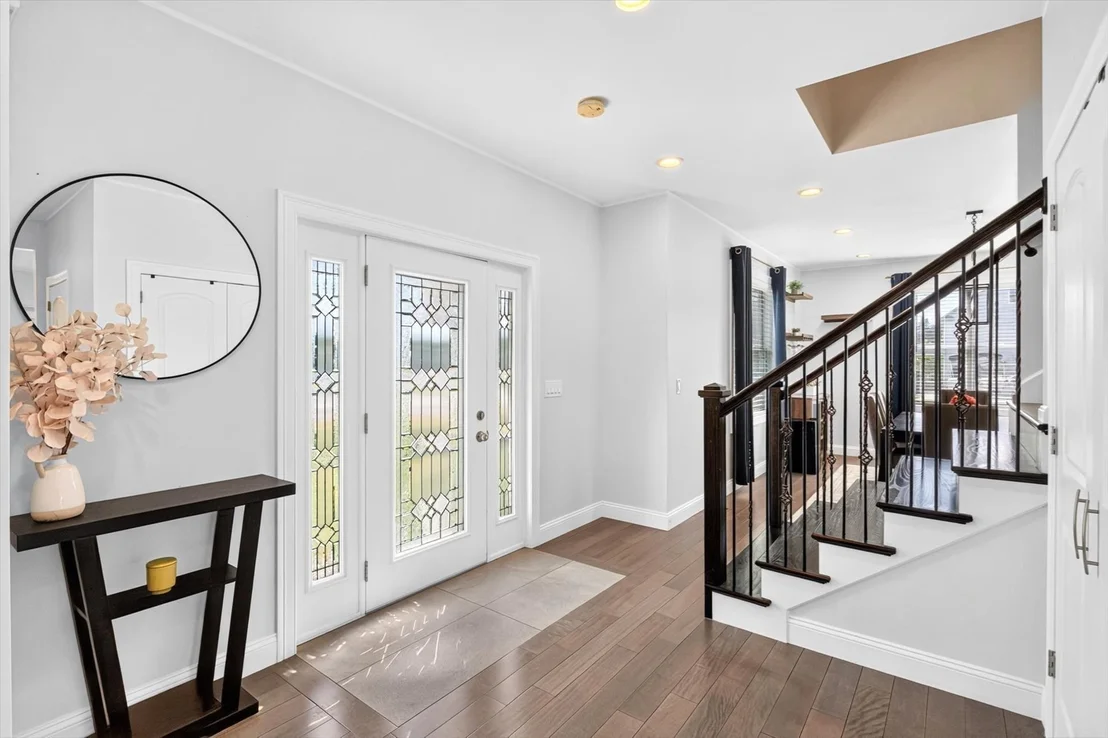 Photo of 537 Southwick Rd