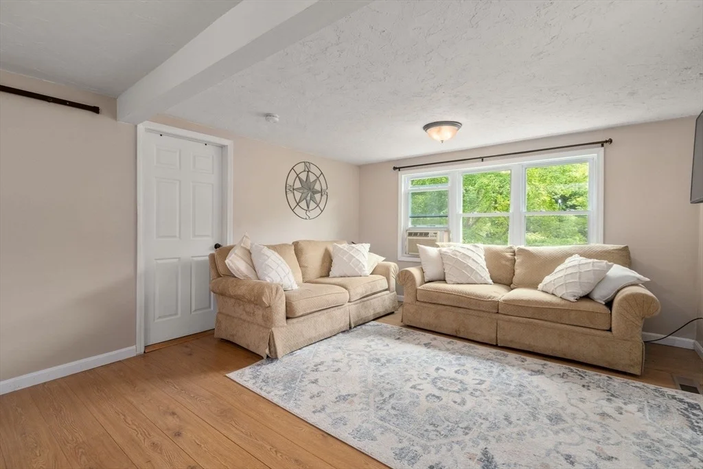 Photo of 10 Riverside Dr