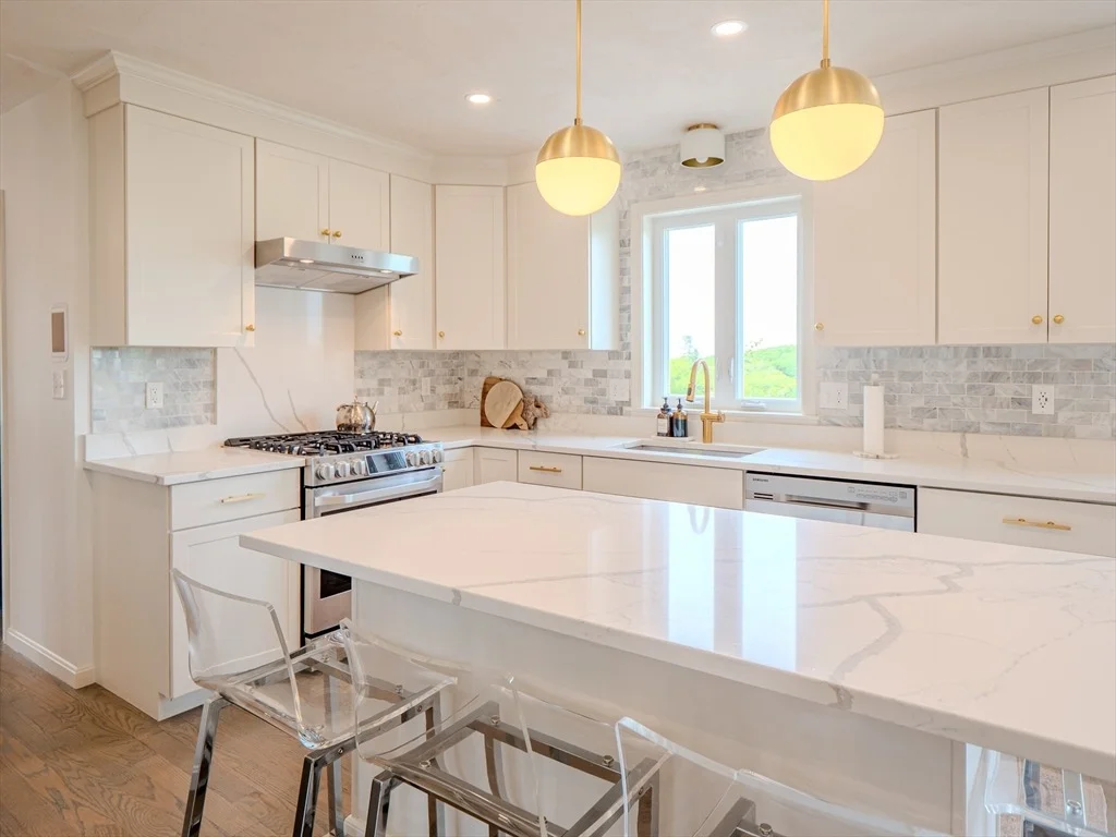 Photo of 20 Gedney Dr